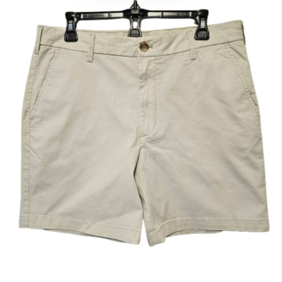 IZOD Saltwater Relaxed Classic Men's Flat Front Tan Shorts Size 32 W NWT - Picture 1 of 6